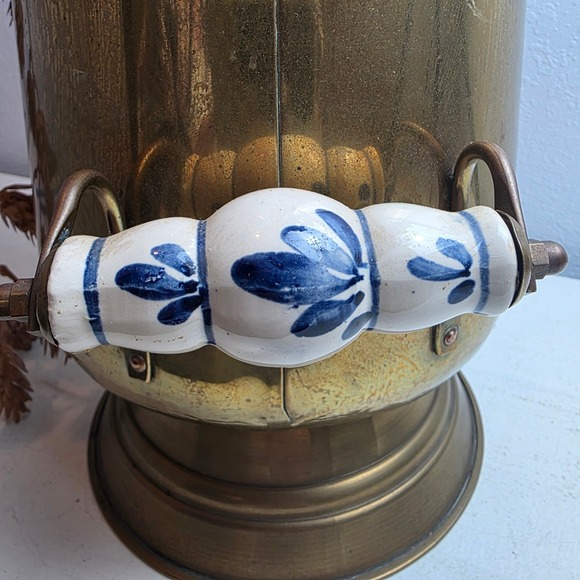 Vintage Brass Coal Scuttle Bucket with Ceramic Blue Delft Handles Lion Head - Picture 3 of 12